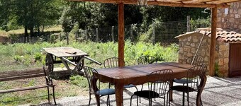 The Three Barnyards - The Apple. Surrounded by nature. Top in the 4 seasons