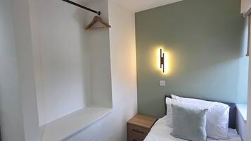 3 bedrooms, free WiFi, bed sheets