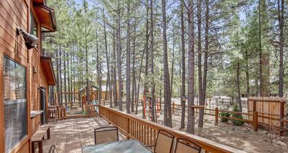 2 Living Rooms + Fires | Quick Drive Downtown