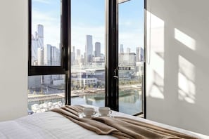3 chambres, fer et planche à repasser, Wi-Fi, draps fournis