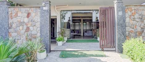 House | Reception