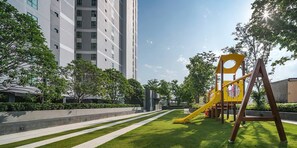 Condo, 1 Bedroom, Accessible, Smoking | Children's area