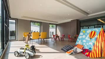 Condo, 1 Bedroom, Accessible, Smoking | Lounge