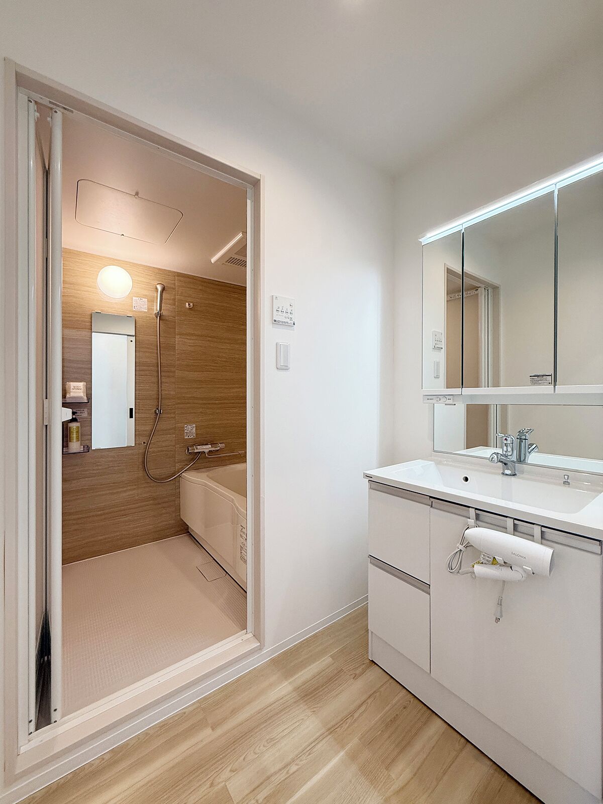 Nhà | Phòng tắm | Dép đi trong nhà 