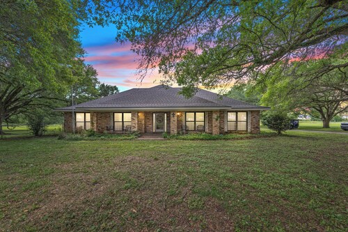 Southern Charm in the Heart of Cajun Country | 3BR Home Sleeps 8