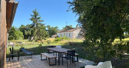 Maison au cĆur du vignoble - cottage en MĂ©doc entre vignes et Estuaire