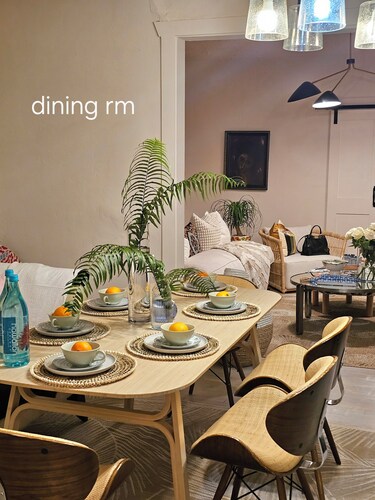 A SUMMERS DREAM 3 bedroom apt. Peaceful , lush secret garden in Coral Gables