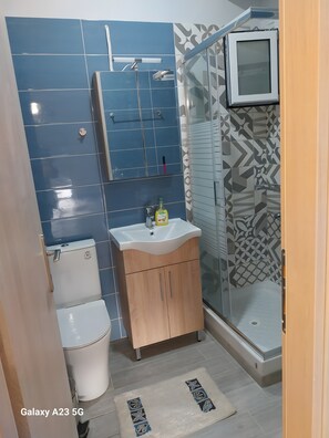 Douche, serviettes fournies