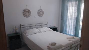 Ferros/tábuas de passar roupa, Wi-Fi, roupa de cama