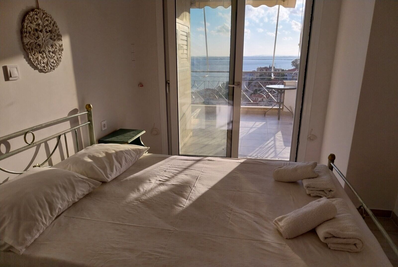 1 habitación, tabla de planchar con plancha, wifi y ropa de cama 