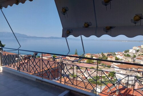 Apartment 'Menidi Sea View' with Sea View, Wi-Fi and Air Conditioning