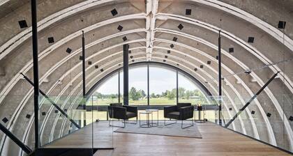 Exclusive detached luxury villa Shelterloft Airpark with large garden in Lärz