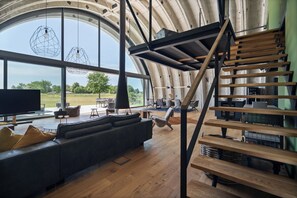 TV, fireplace, table football, ping pong - Exclusive detached luxury villa Shelterloft Airpark with large garden in Lärz (Lärz)