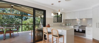 Nautilus by Coast Hosting