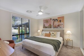 3 bedrooms, iron/ironing board, WiFi, bed sheets