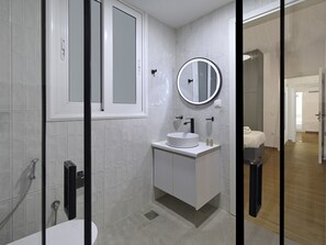 Towels - Drossopoulou 37·Modern Comfort in Kipseli (Athens)