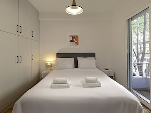 2 bedrooms, iron/ironing board, free WiFi, bed sheets - Drossopoulou 37·Modern Comfort in Kipseli (Athens)