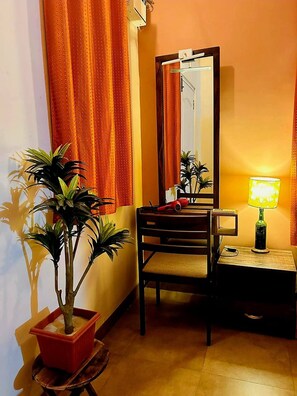 Appartement, 2 chambres, balcon | Salle de séjour