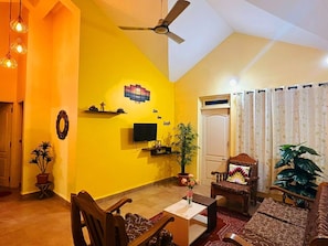Appartement, 2 chambres, balcon | Salle de séjour