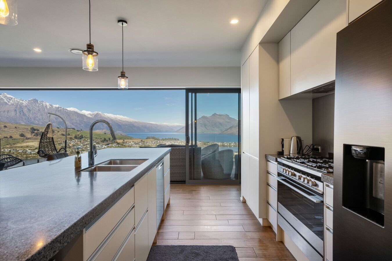 雪櫃、微波爐、焗爐、爐具