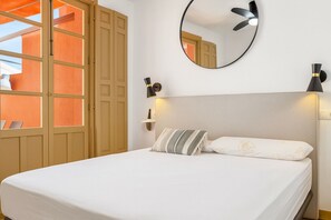 1 habitación, tabla de planchar con plancha, wifi gratis y ropa de cama 