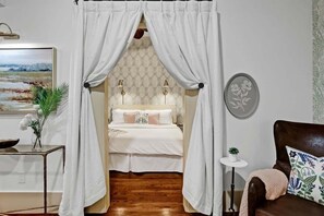 1 bedroom, desk, iron/ironing board, free WiFi