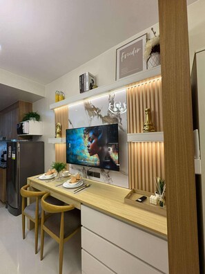 Condo, 1 Bedroom, Accessible, Smoking | Room amenity
