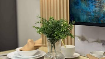 Condo, 1 Bedroom, Accessible, Smoking | Dining room