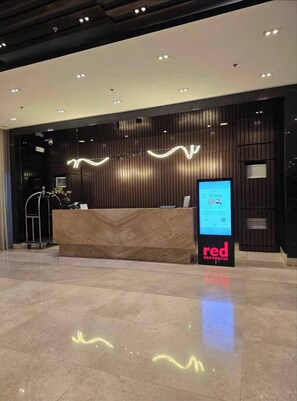 Condo, 1 Bedroom, Accessible, Smoking | Lobby