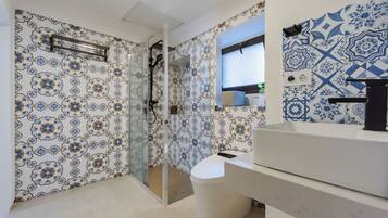 Basic Apartment, 1 Queen Bed with Sofa bed, Balcony | Bathroom | Hair dryer, towels, soap, shampoo