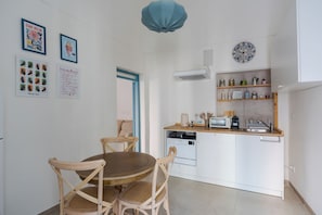 Basic Apartment, 1 Queen Bed with Sofa bed, Balcony | Private kitchen | Espresso maker, electric kettle