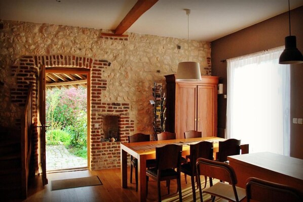 Dining - Carefully renovated holiday house that is part of a little farmhouse with an enclosed garden (Mont St Éloi)