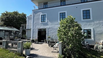 Familie appartement, uitzicht op tuin | Uitzicht op straat