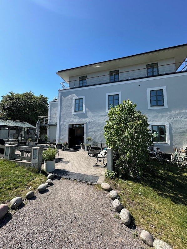 Appartamento familiare, vista giardino | Vista strada