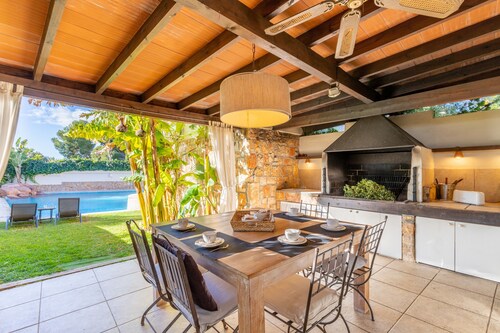 Holiday Home "Villa Relax" with Pool, Garden & Wi-Fi