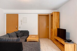 TV - Apartment 'Ziegler' with Wi-Fi (Singen (Hohentwiel))