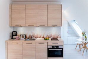 Kühlschrank, Ofen, Herdplatte, Geschirrspüler