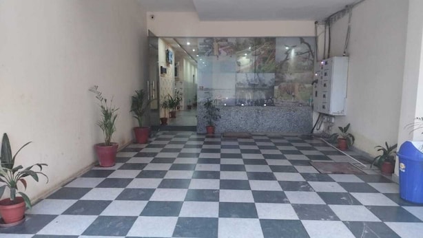 House | Lobby