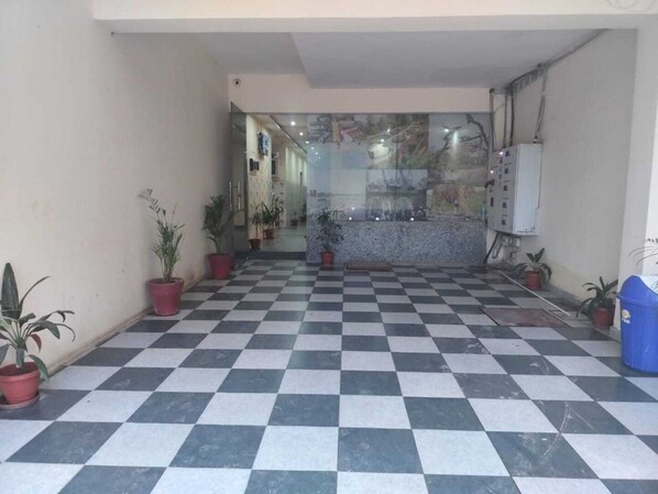 House | Lobby