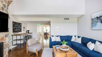 TV, fireplace, offices