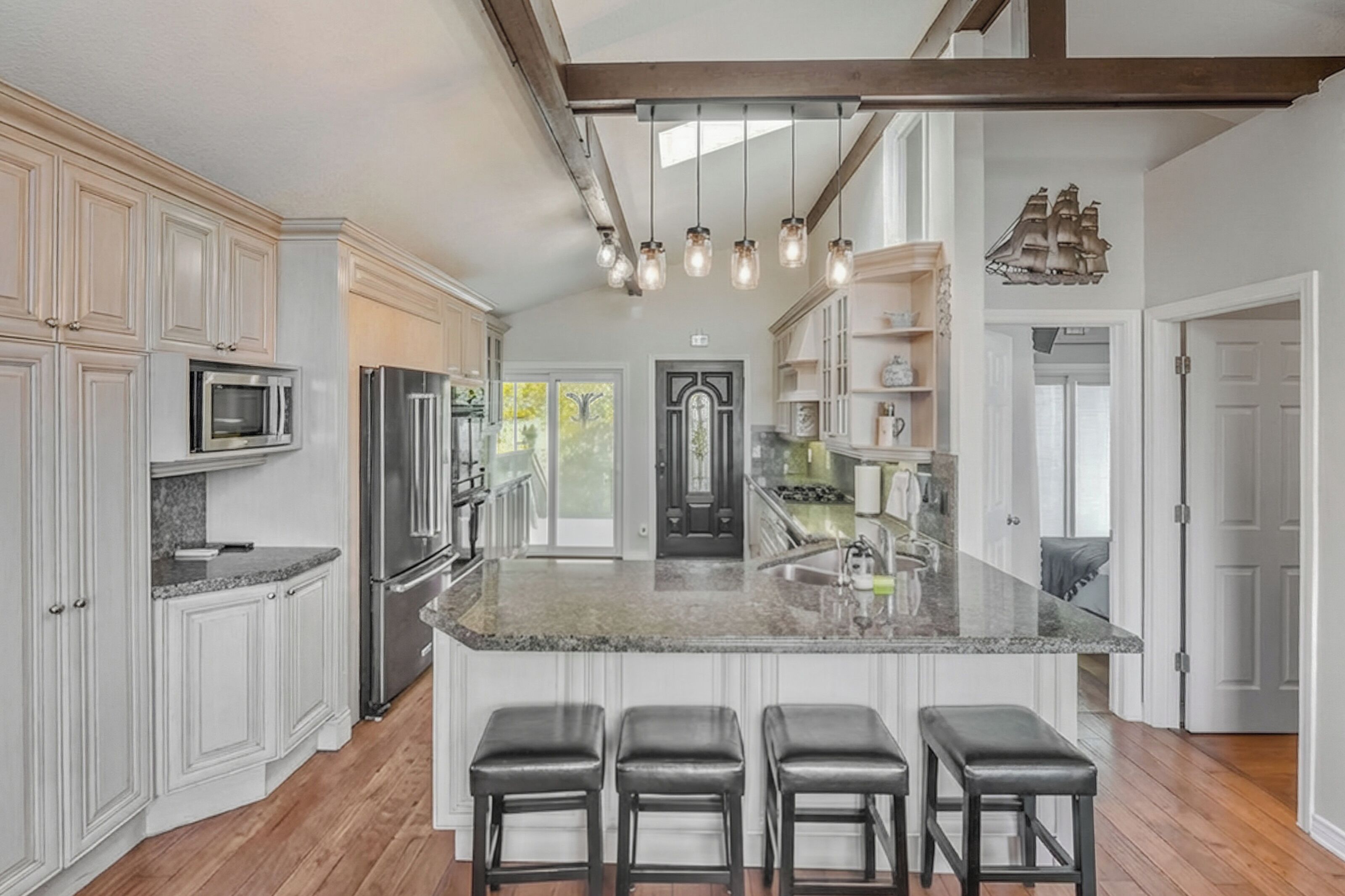 冰箱、微波炉、烤箱、炉灶