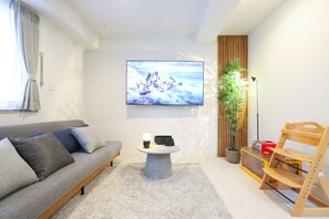 Apartment, Balcony, City View, 1st Floor, Non Smoking | Living area