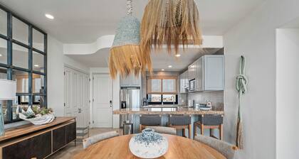 Spacious Penthouse with Panoramic Sea of Cortez Views & Private Hot Tub!