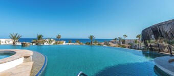 Luxurious Two-Bedroom Ocean View Retreat