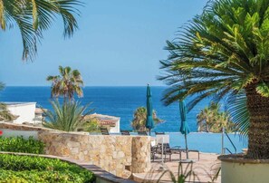 Unclassified image, 3 of 59, button