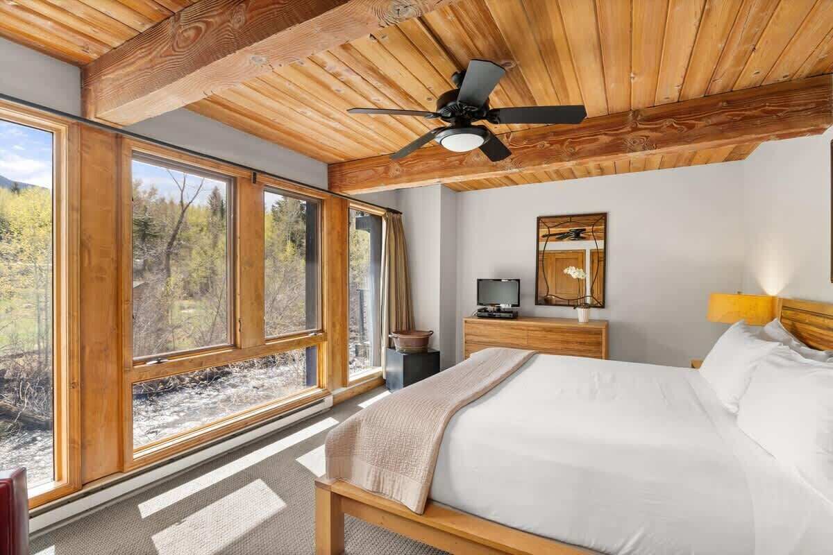 3 soverom, strykejern/-brett, wi-fi og sengetøy