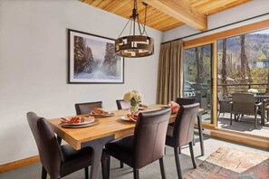 Dining - Aspen Retreat on Roaring Fork (Aspen)