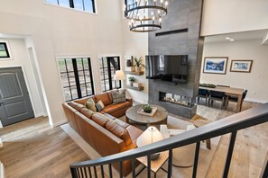 TV, fireplace - Edge Of Powder | Includes Two 1-Day Lift Tickets (Tamarack)