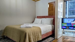 1 bedroom, iron/ironing board, WiFi, bed sheets