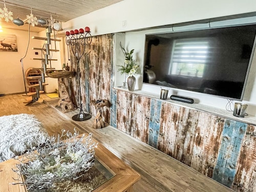 Schönes alleinstehendes Ferienhaus mit Klimaanlage,  W-LAN, TV, Terrasse und Panoramablick